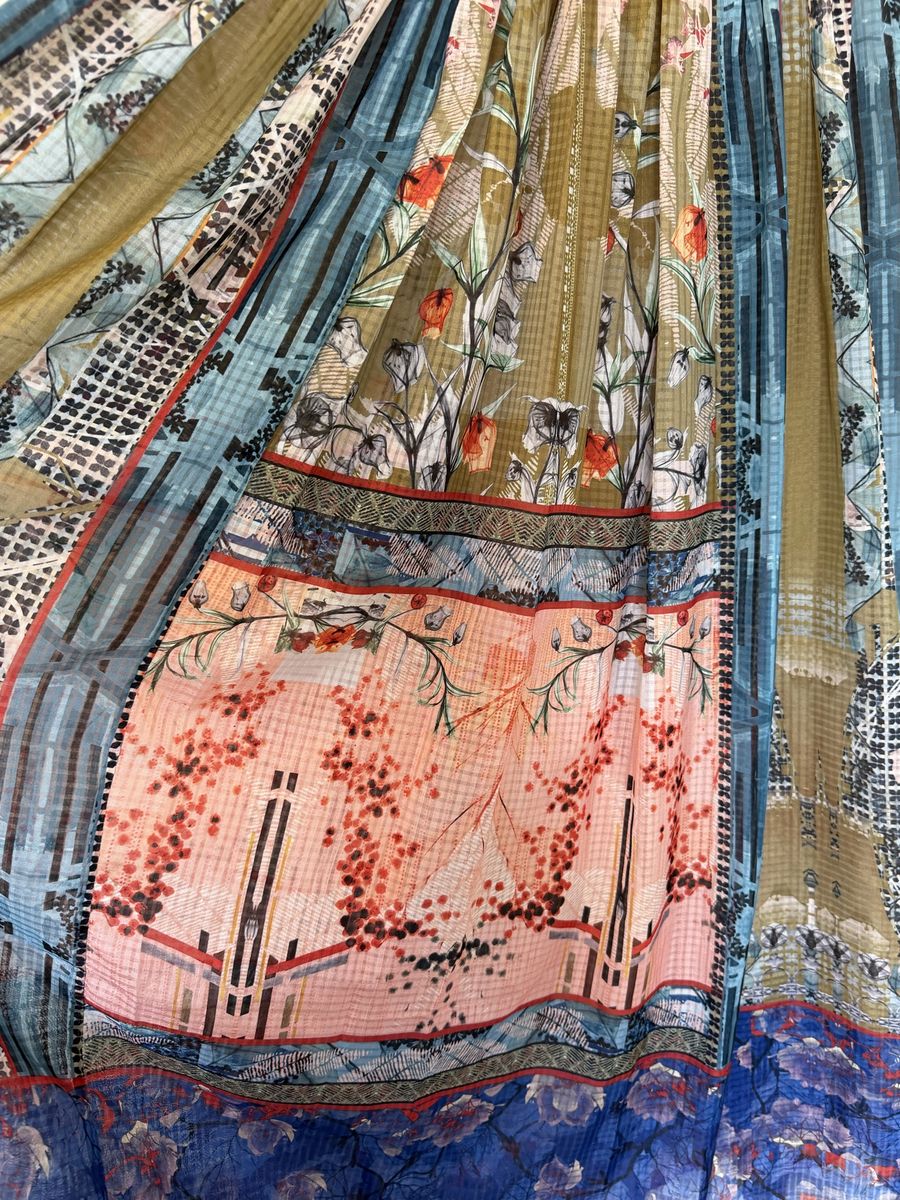 Main image 10