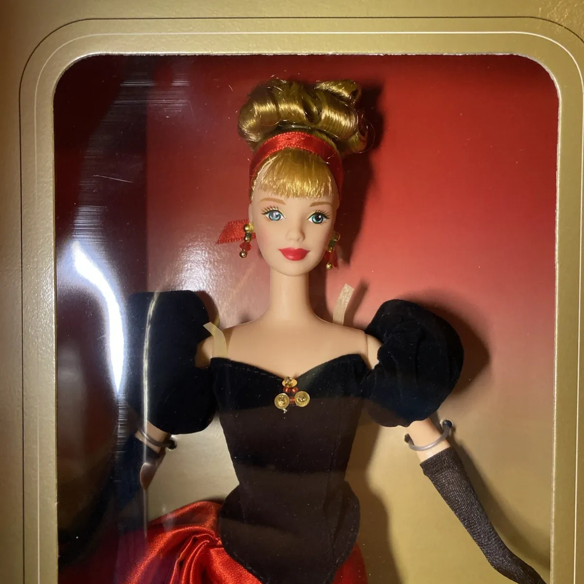 1998 Winter Splendor Barbie #19357 Avon Exclusive Special Edition New