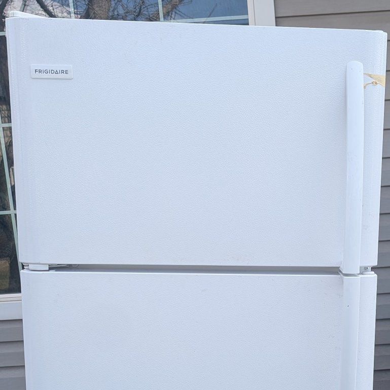 working refrigerator