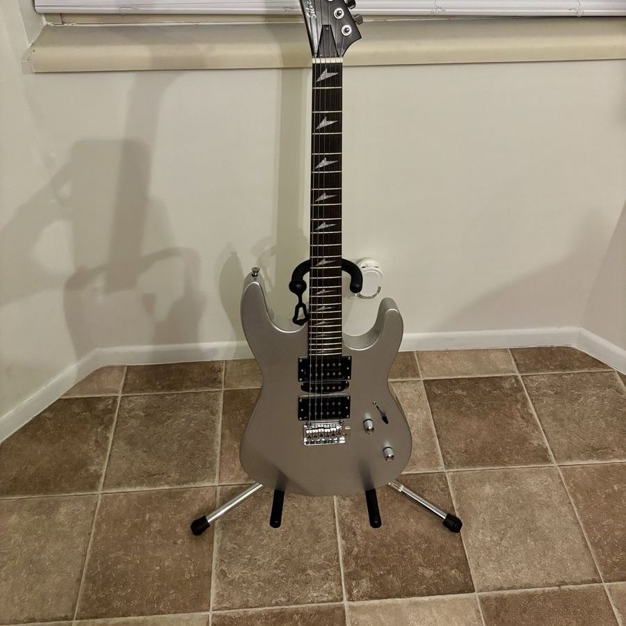 Silverstring Stratocaster Guitar 