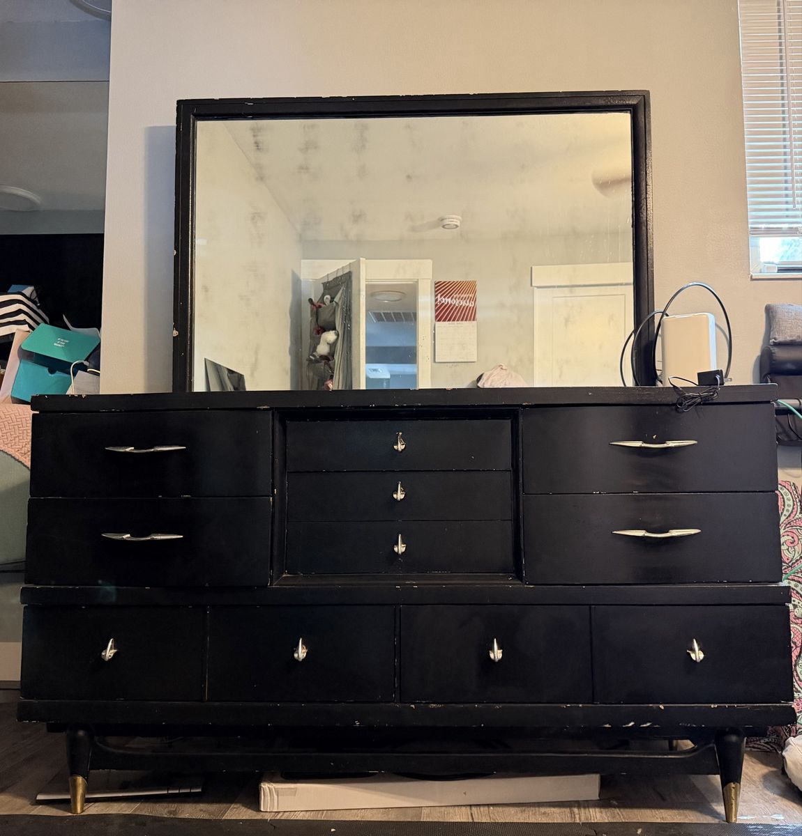 8 Drawer Dresser w/ Mirror