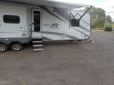 2018 Highland Ridge 37' travel trailer 310 BHS