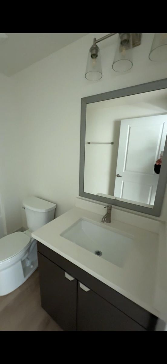 Main image 3