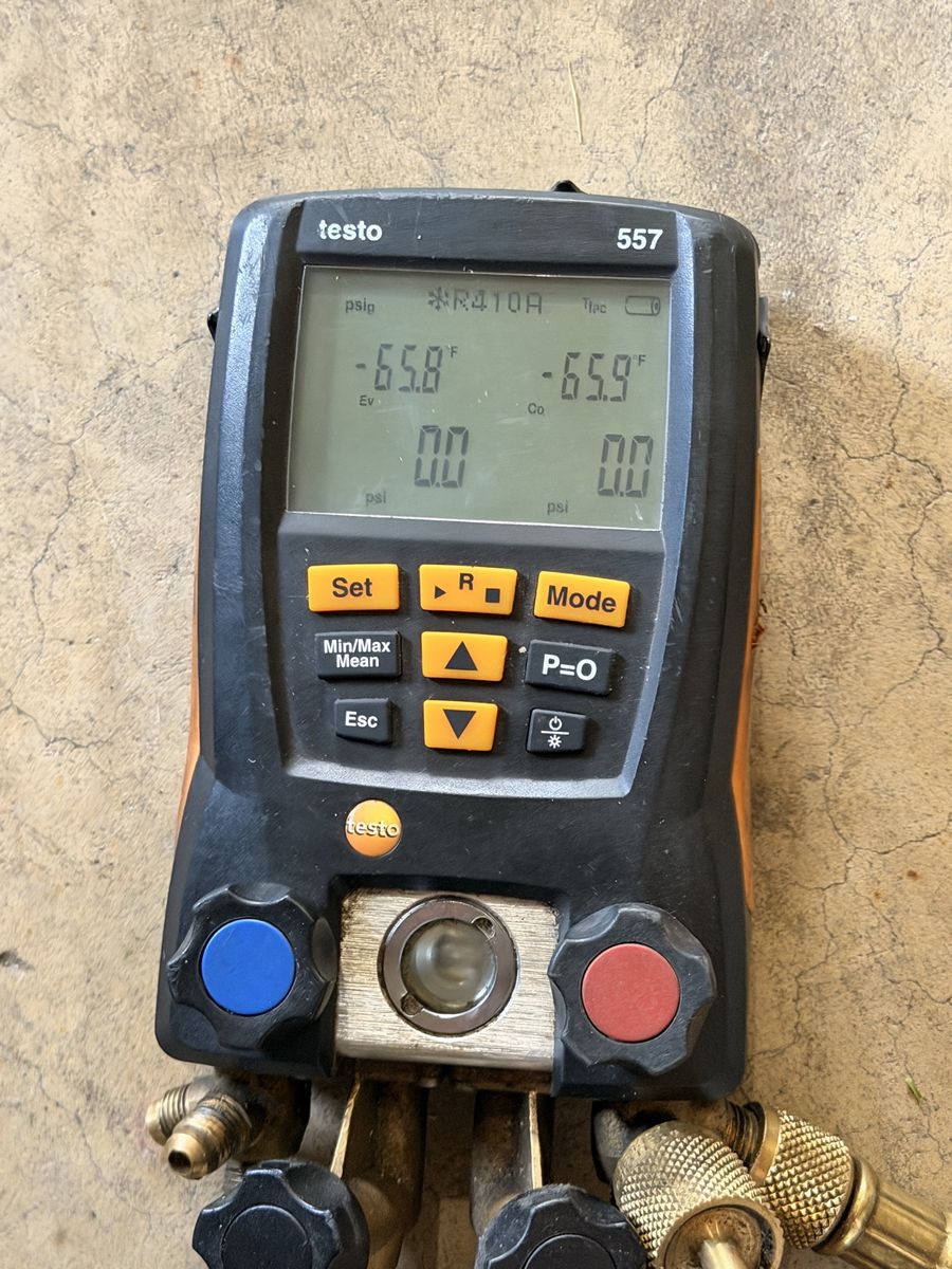 Testo 557 Digital HVAC Manifold Gauge Set with Hoses and Micron Gauge - R410A Compatible