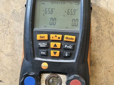 Testo 557 Digital HVAC Manifold Gauge Set with Hoses and Micron Gauge - R410A Compatible