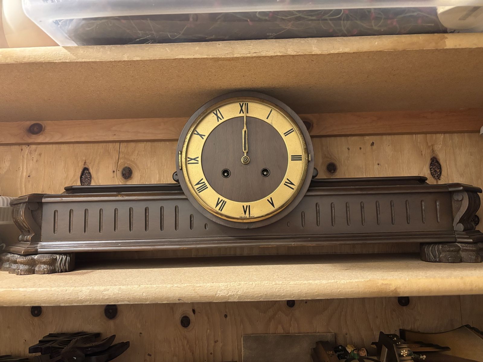 Claw foot clock