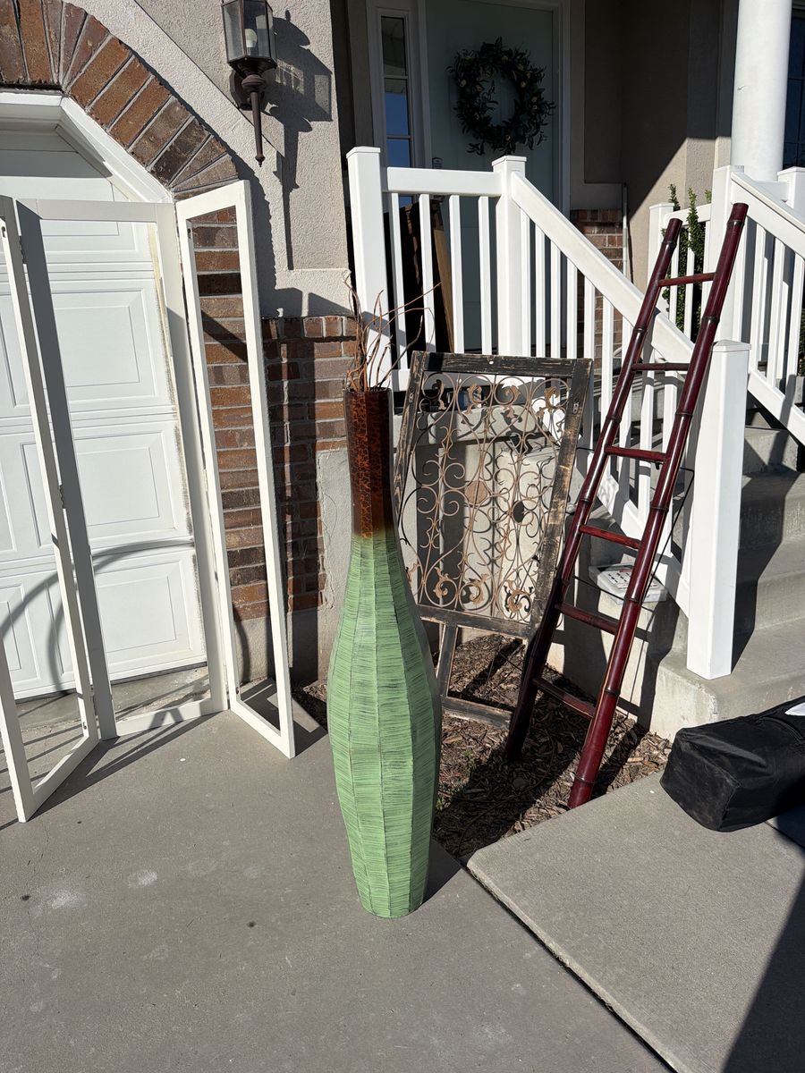 Main image 13