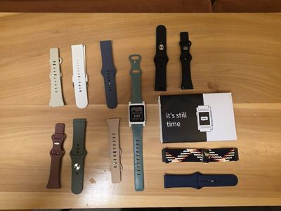 Pebble Core 2 Duo with Wristbands and Charger