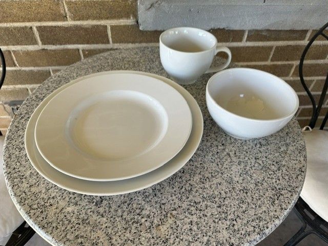 Pottery Barn Great White Dinnerware set