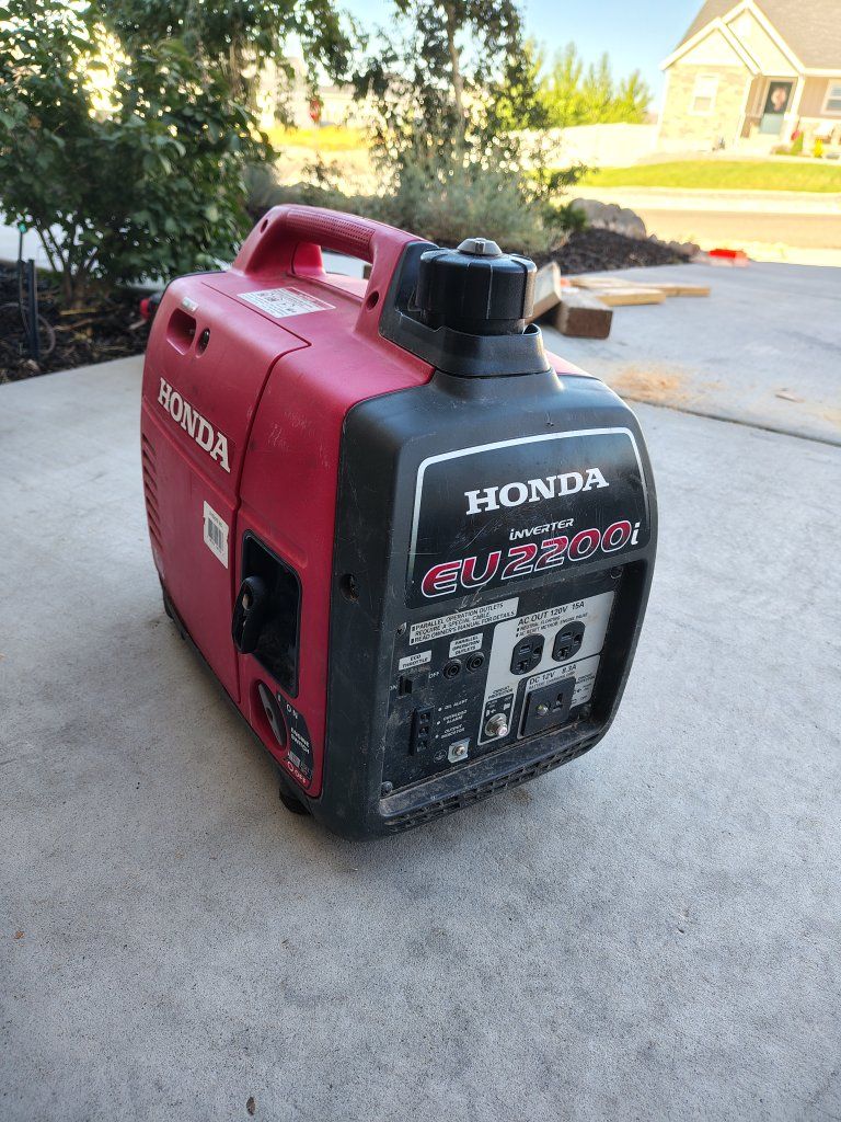 Honda EU2200i Inverter Generator - Portable, 2200 Watt