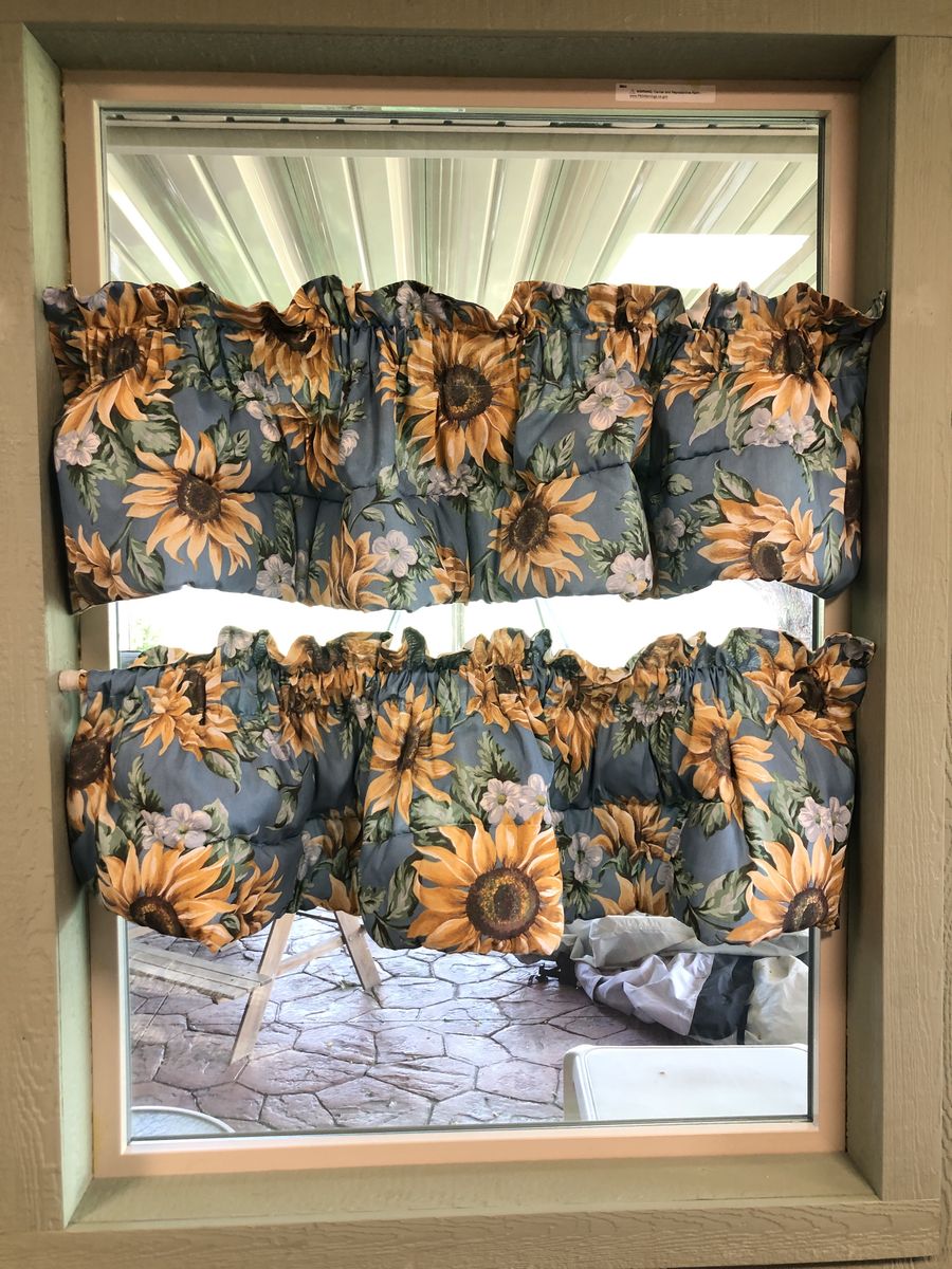 Set of 2 Reversible Quilted Sunflower Valances – Matching Bedding Set Pieces