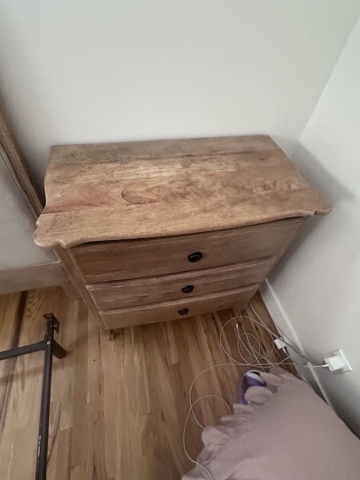 Main image 4
