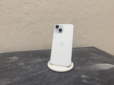 Apple iPhone 15 - White