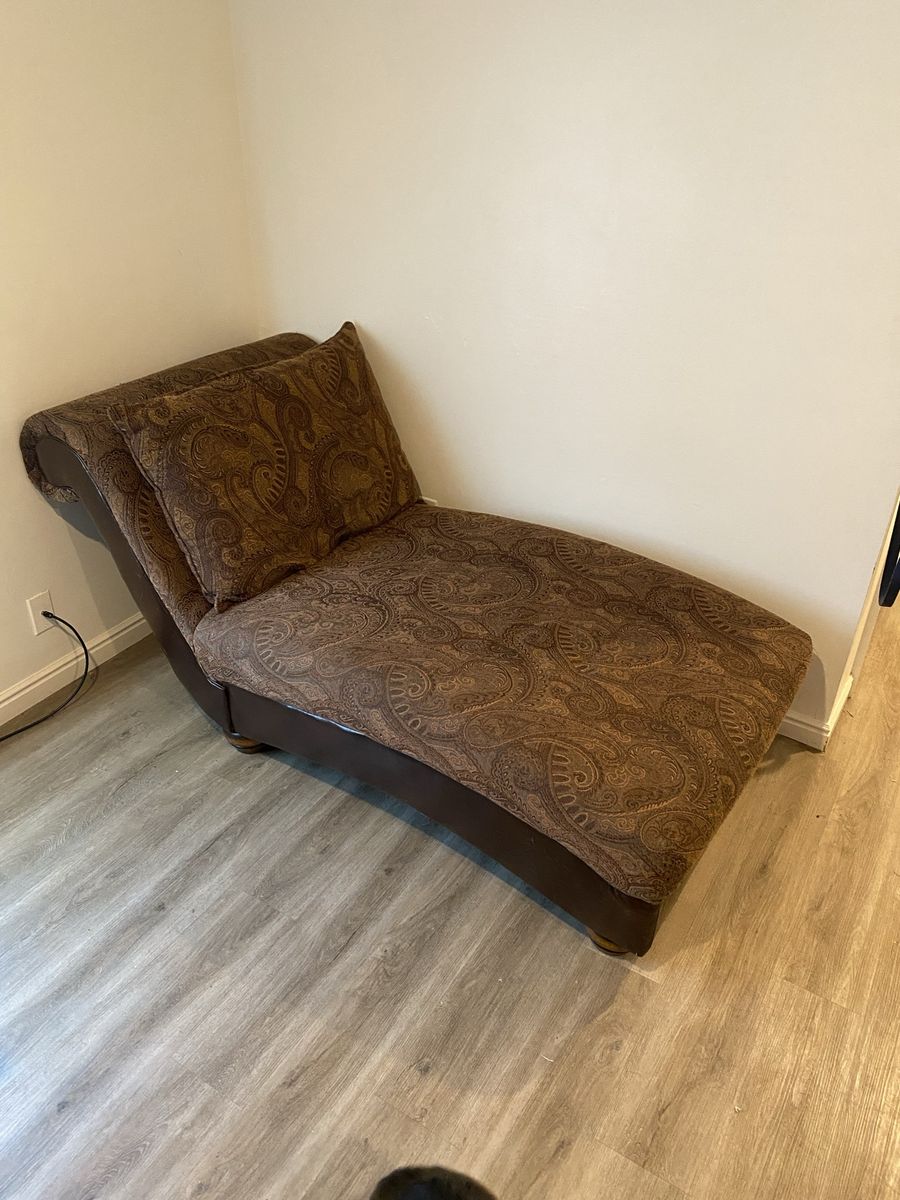 Lounge chair