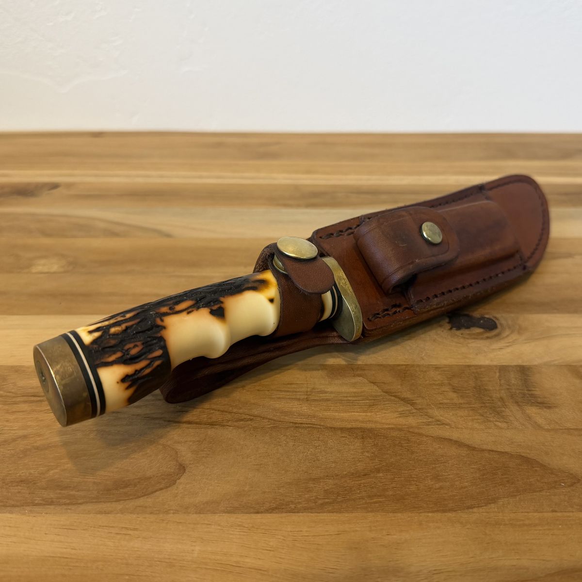 Schrade 153UH Knife, sheath & sharpening stone USA