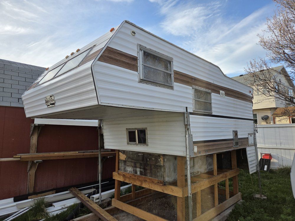 1976 Rancho El Rae Camper