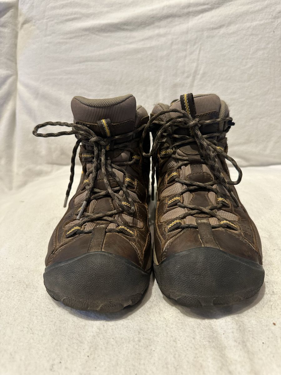 Keen men’s size 7 brown Wtrprf mid hiking boots