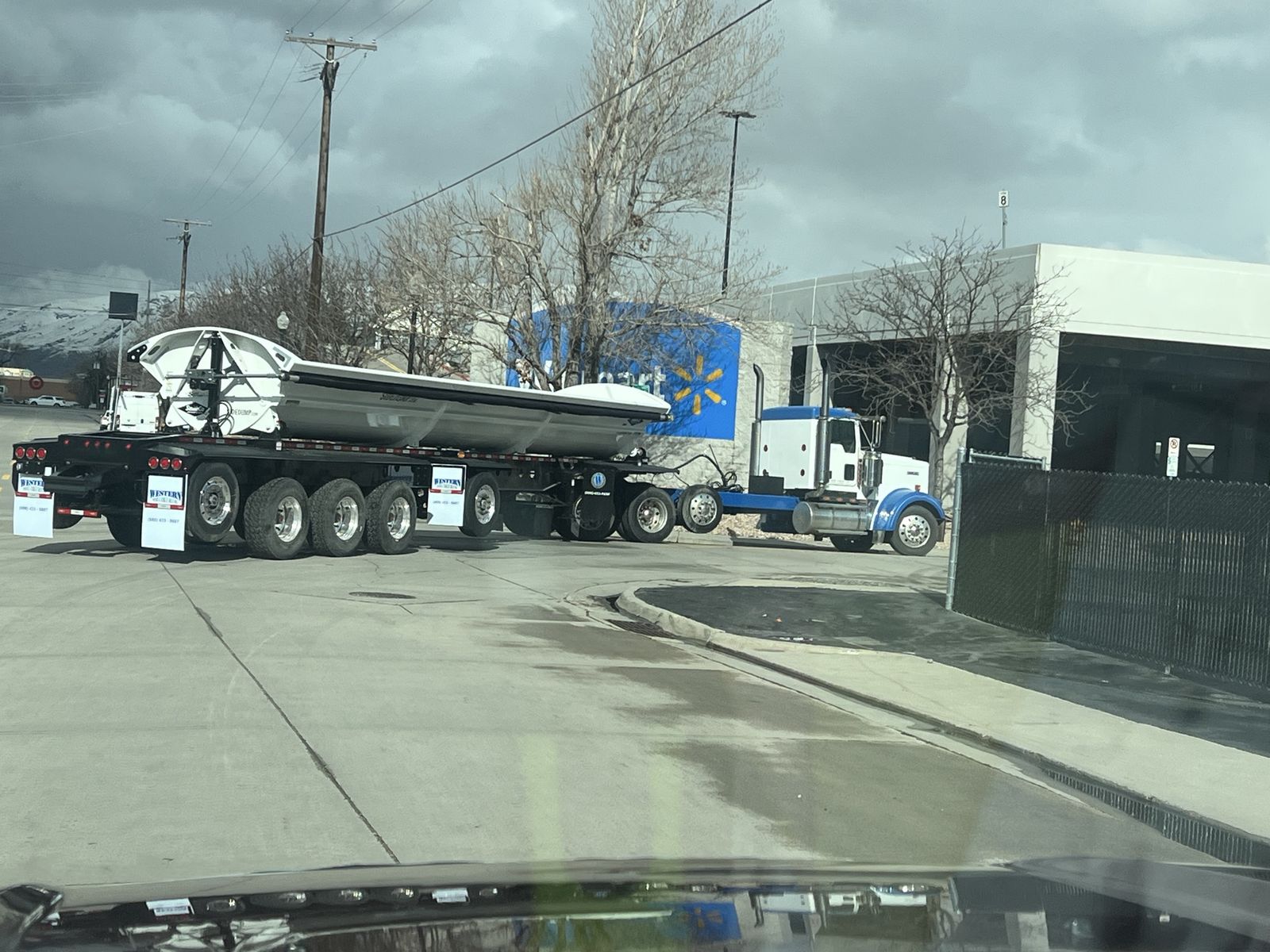 2003 W900