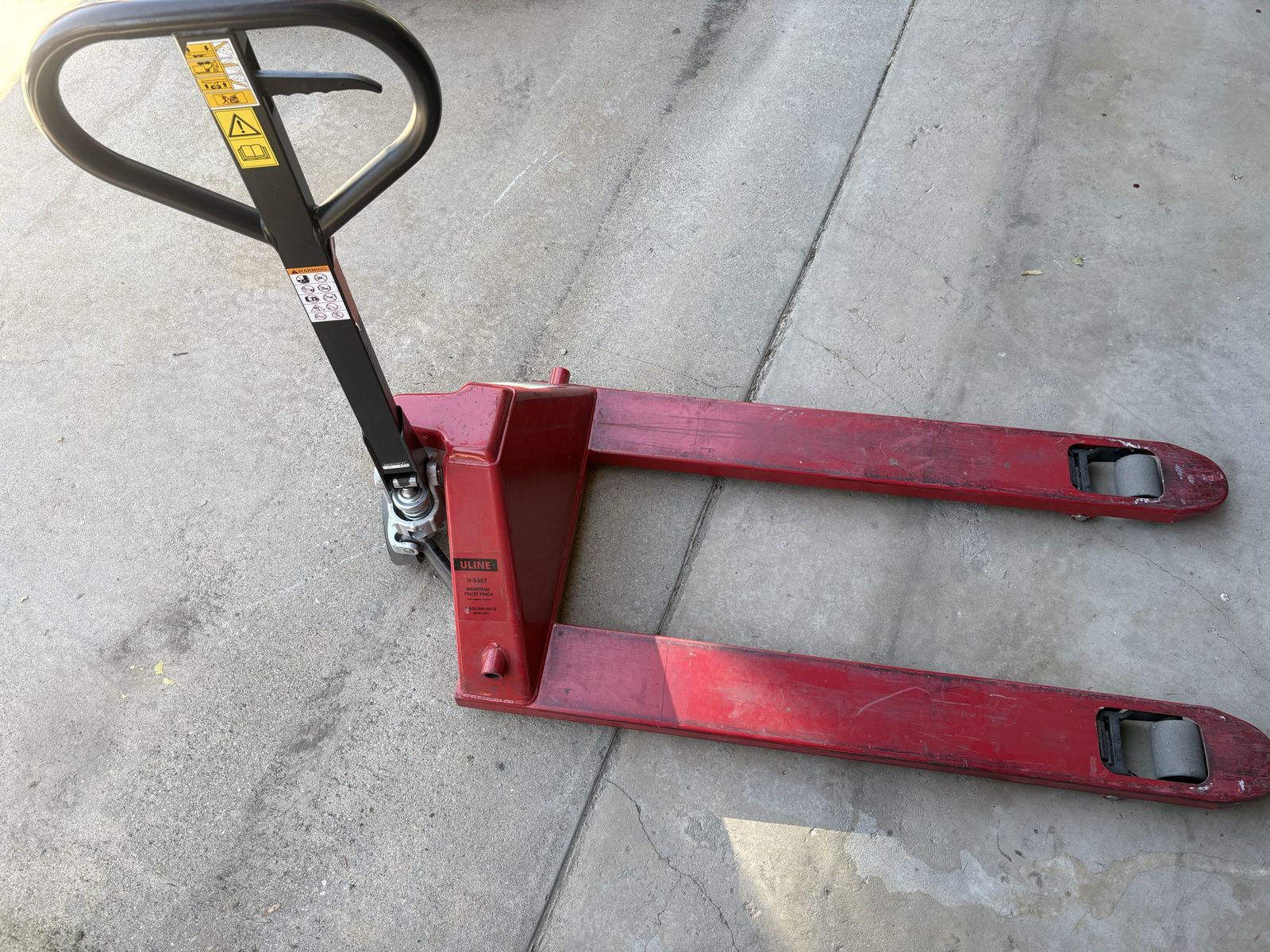 Uline H-5387 Industrial Hydraulic Pallet Jack Truck 5500 lbs Capacity