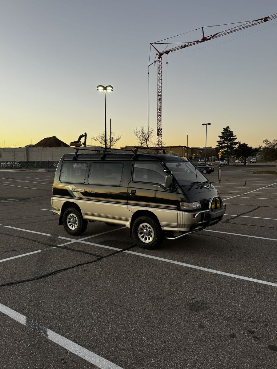 1990 Mitsubishi Delica L300