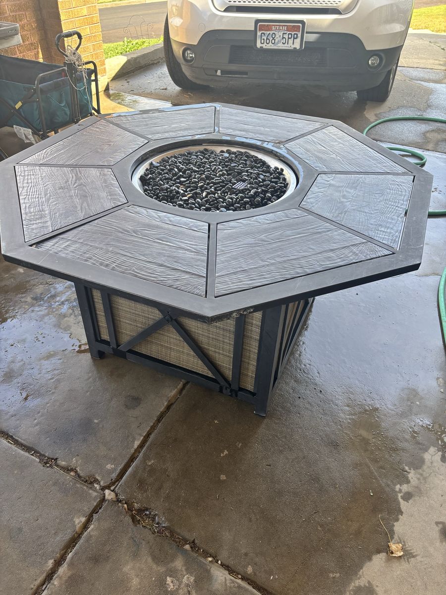 Propane outdoor fire table