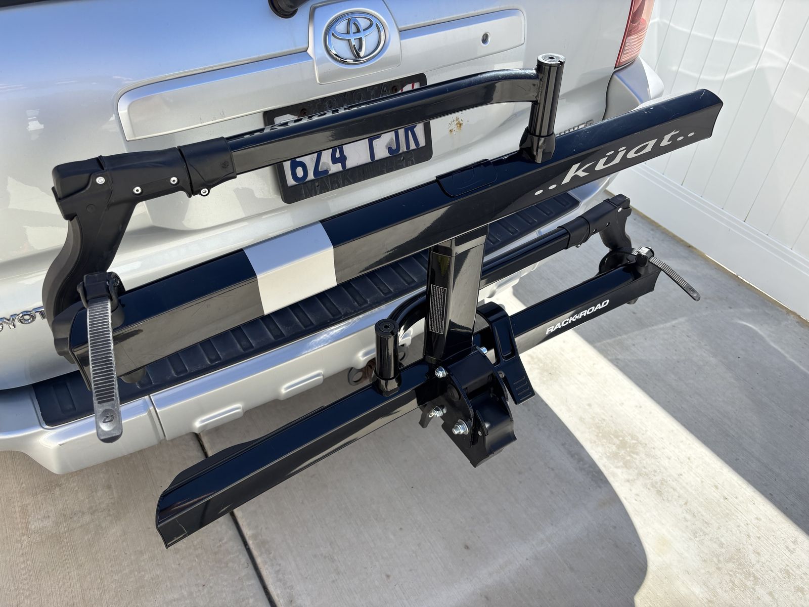 Kuat Sherpa 2.0 2-Bike Hitch Rack W/Locking Pin, Key