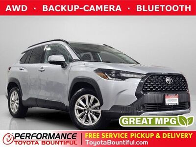 2024 TOYOTA COROLLA CROSS LE