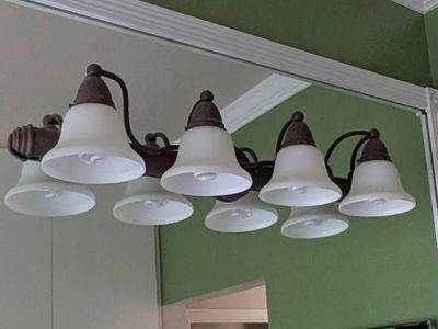 4-Light Bathroom Vanity Light Fixture – Oil Rubbed Bronze – Excellent Condition