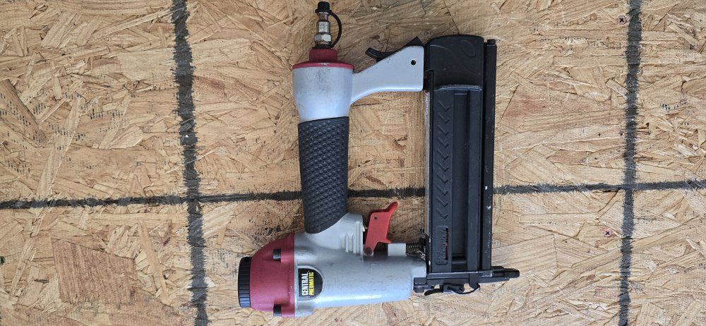 Central Pneumatic 2-in-1 Air Nailer / Stapler