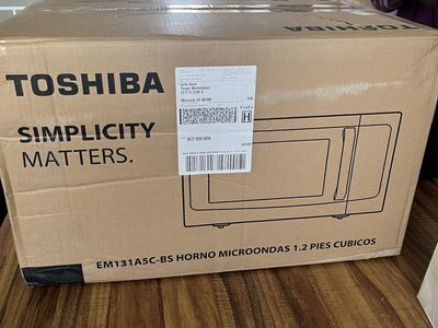 Toshiba EM131A5C-BS 1.2 cu ft Countertop Microwave Oven - Smart Sensor, 1000W