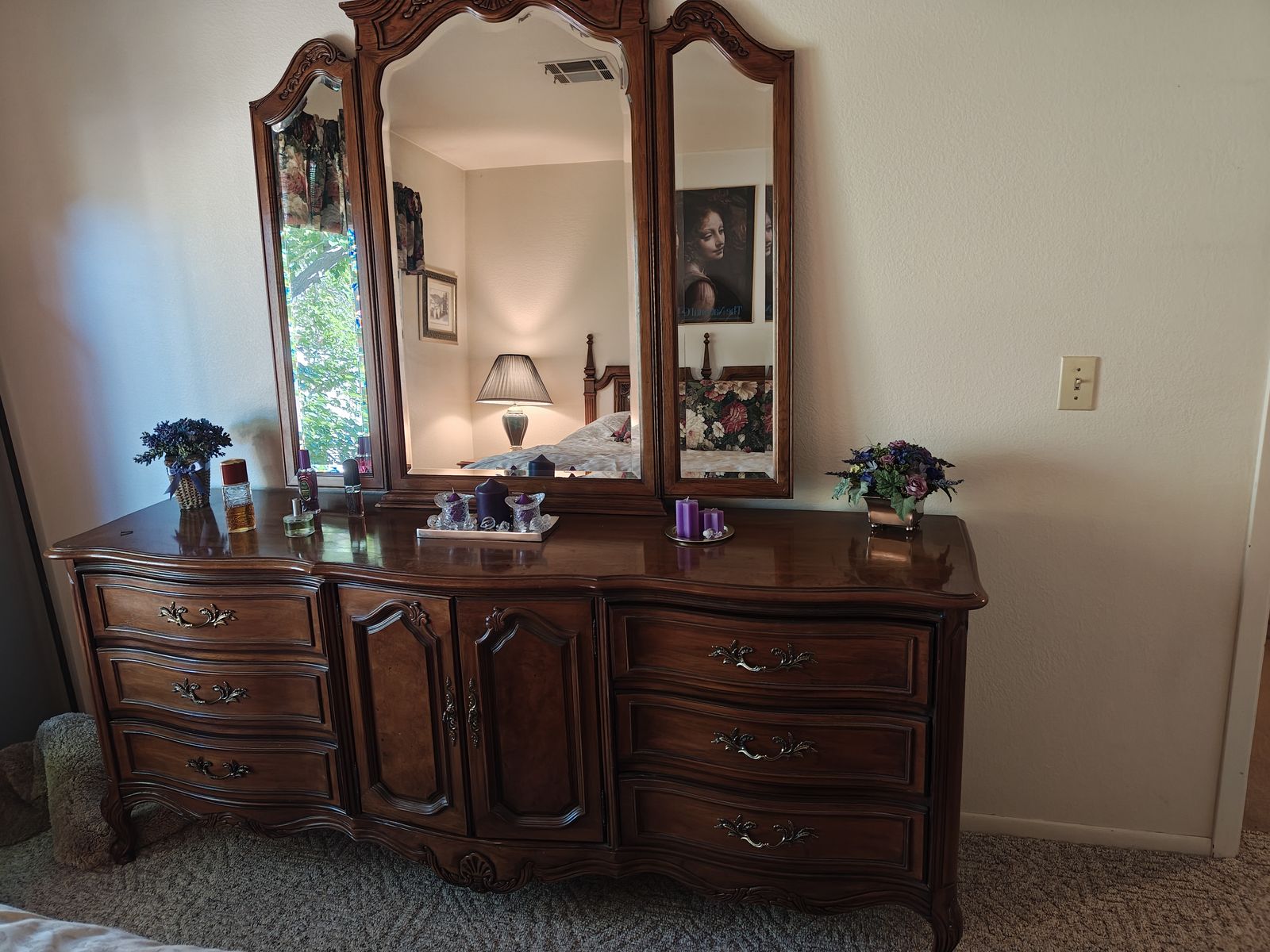 Main image 3