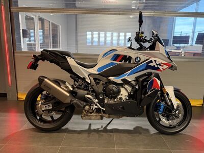 2026 BMW Motorrad M 1000 XR