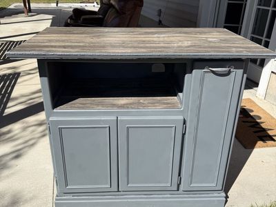 Entertainment center