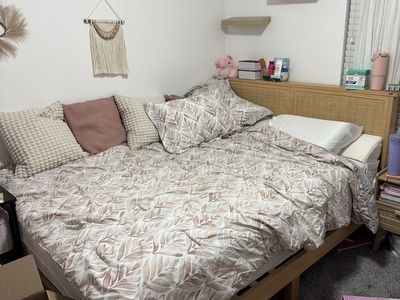 Queen mattress + memory foam topper + pillow wedge (no frame)