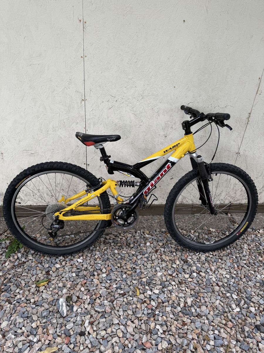 Giant Warp DS Mountain Bike - Full Suspension, Yellow/Black, Medium