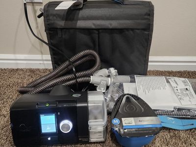 RESMED AIRSENSE 10 CPAP MACHINE w/ CASE & NEW ACCESSORIES LOW HOURS GENTLY USED WORKS GREAT!