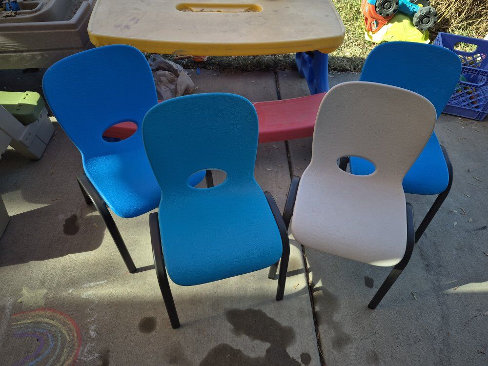 lifetime kids chair like-new heavy duty stackable