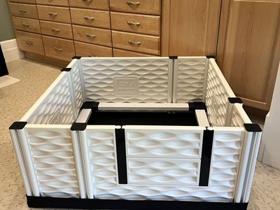 EZwhelp EZclassic Puppy Whelping Box w/Rails