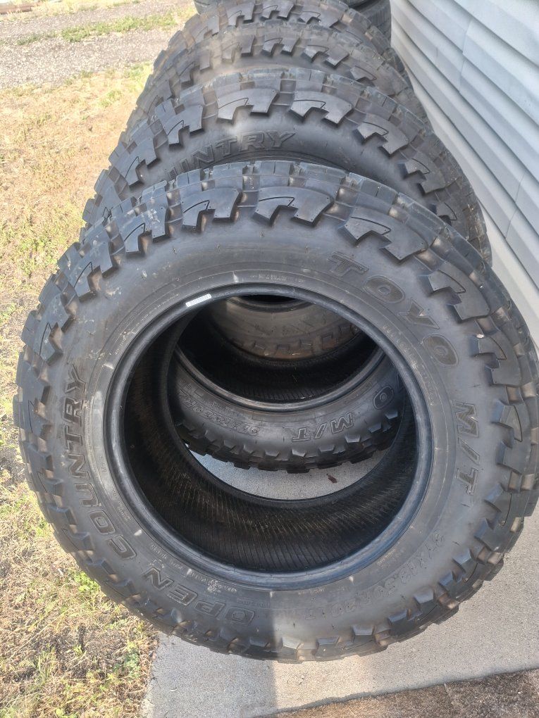 37/13.50R20 tires