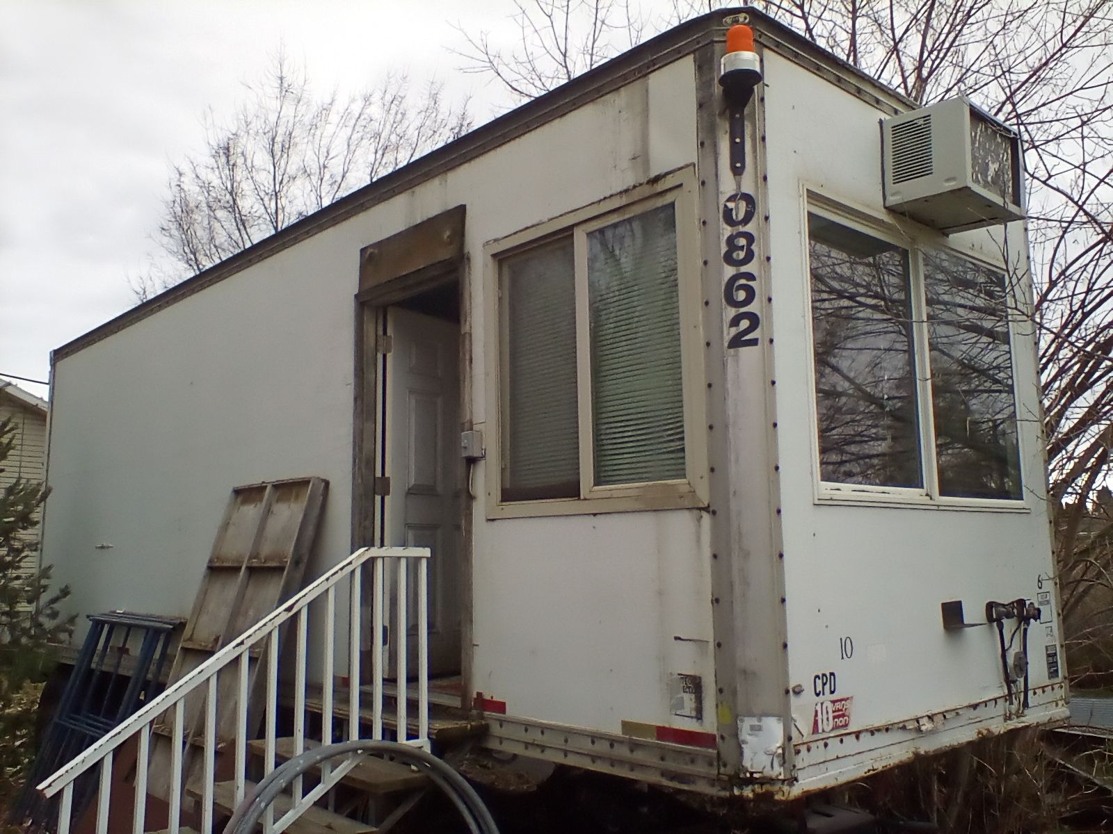 28' office trailer w/ power, storage, windows, lights, AC, insulation, steps, watertight !