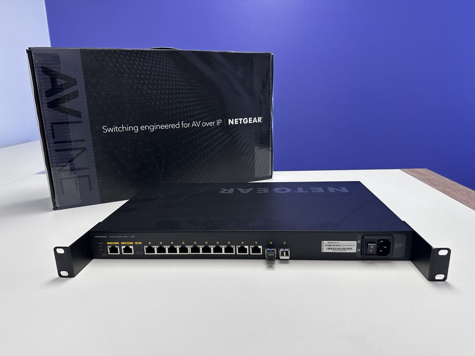 Netgear AV Line M4250-10G2XF-PoE++(GSM4212UX-100NAS) Managed Switch