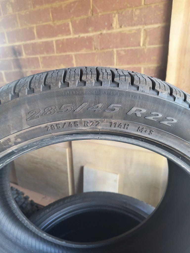 Pirelli Scorpion 285/45 r22