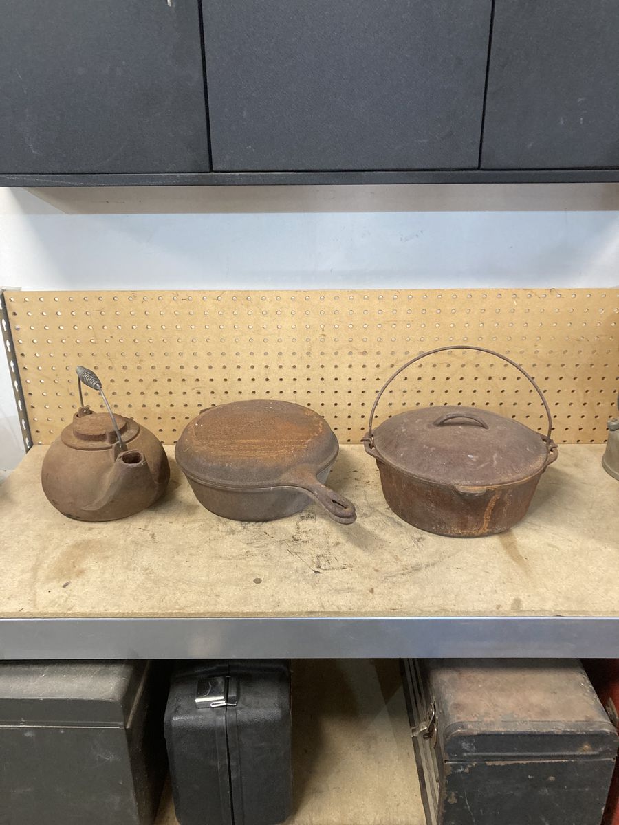 Cast iron for restoration. Dutch and kettle
