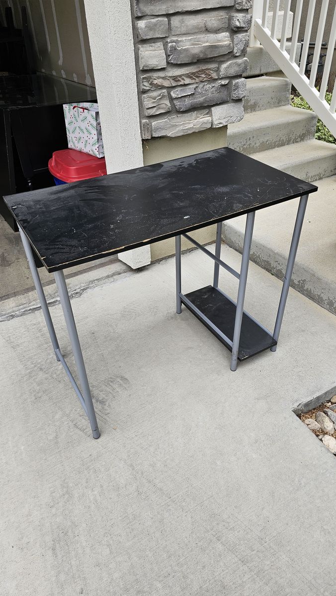 Free desk
