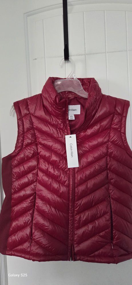 Calvin Klein Red Sleeveless Puffer Vest - New with Tags, Women's Large