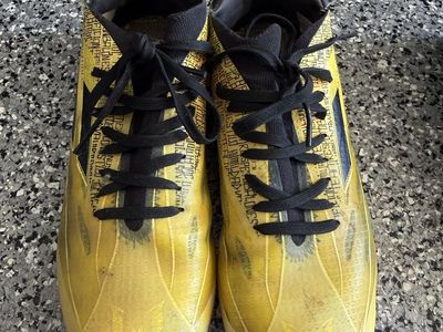 Adidas yellow cleats size 5.5