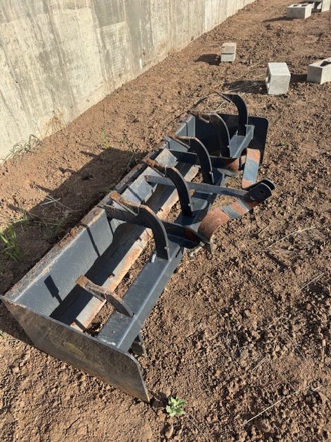 Box Spreader 72" with some damage