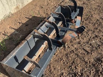 Box Spreader 72" with some damage