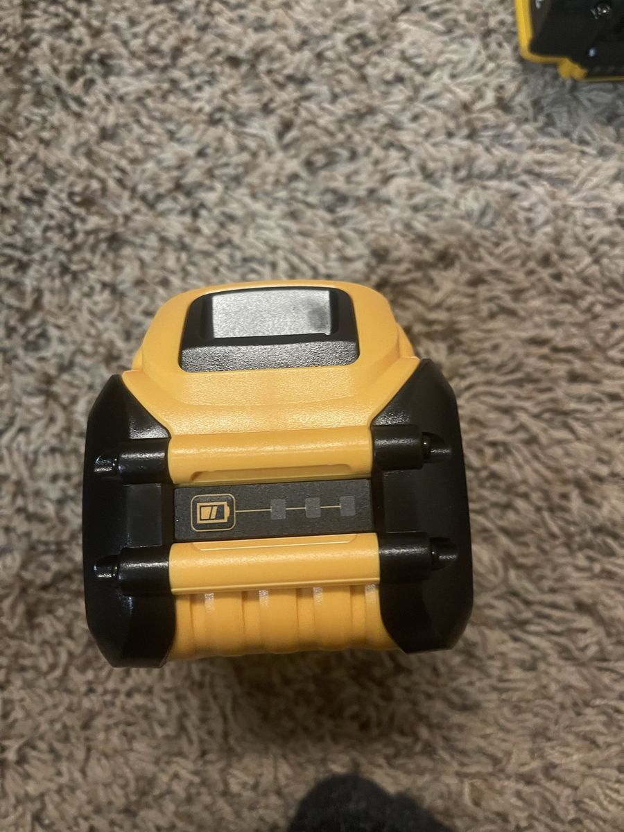 DEWALT DCB609 20V/60V MAX FLEXVOLT 12.0Ah Lithium-Ion Battery Pack - Excellent Condition