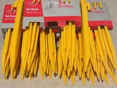 Northwest Territory 9-inch Yellow Plastic Tent Stakes with Molded Hooks